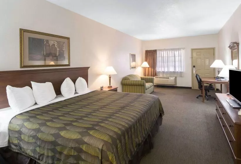 Hotelli Quality Inn & Suites