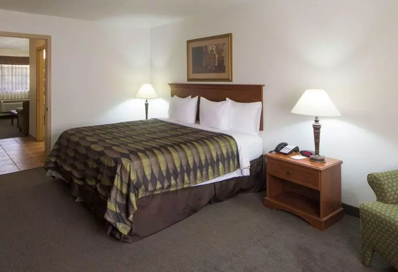 Hotelli Quality Inn & Suites