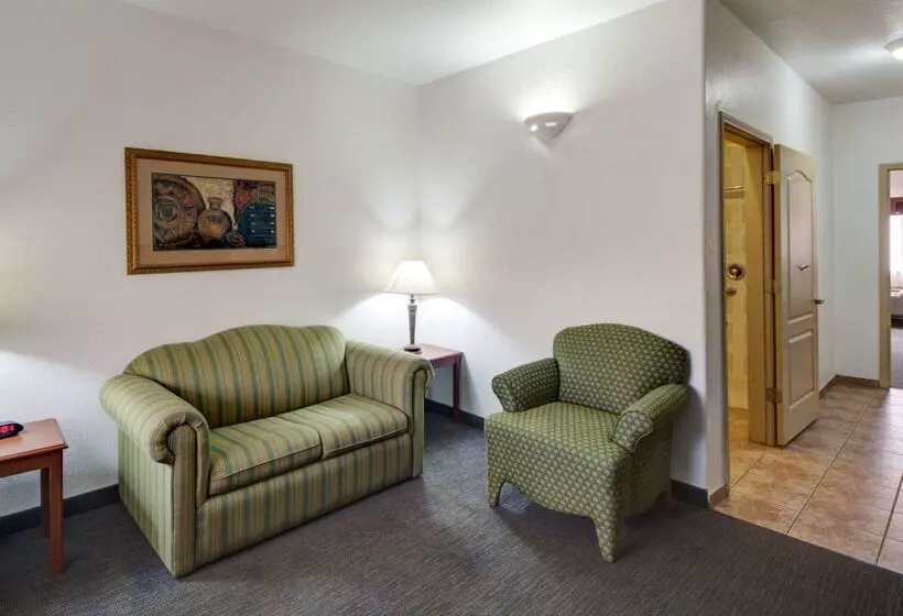 Hotelli Quality Inn & Suites