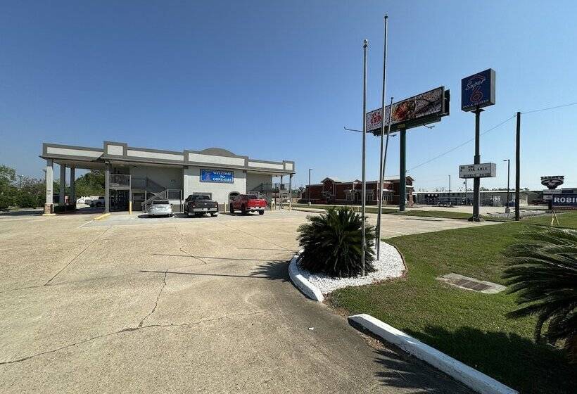 ホテル Days Inn By Wyndham Gonzales