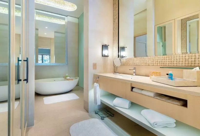 Resorts World Sentosa Equarius Villas