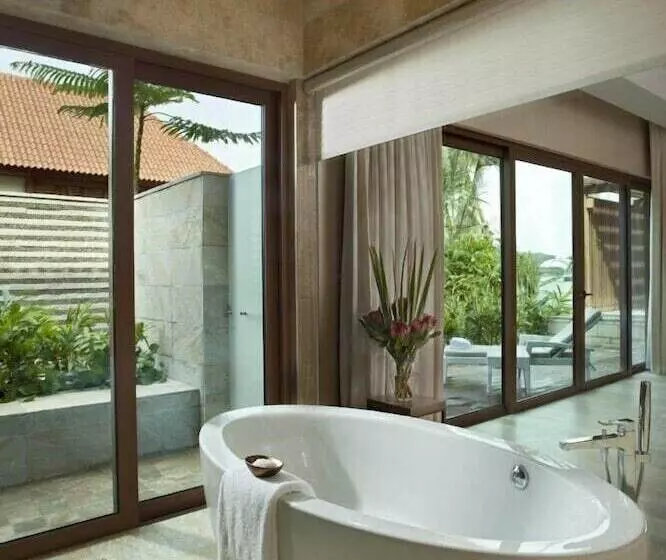 Resorts World Sentosa Equarius Villas