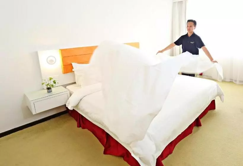 Отель Borneo Royale