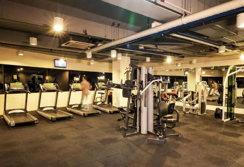 Отель Borneo Royale