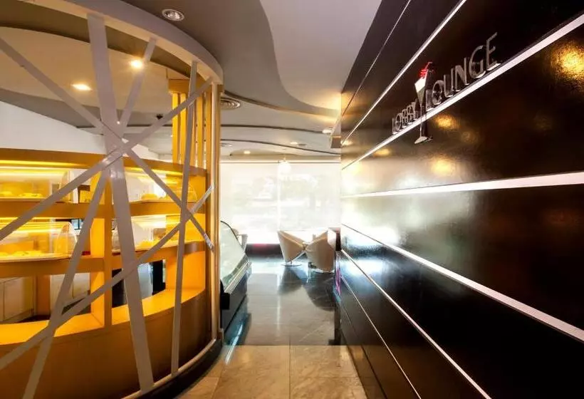 Отель Borneo Royale