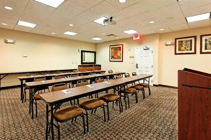 فندق Candlewood Suites Tuscaloosa, An Ihg