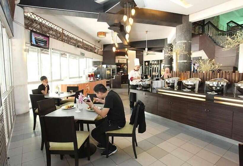 Отель Glory Beach Resort