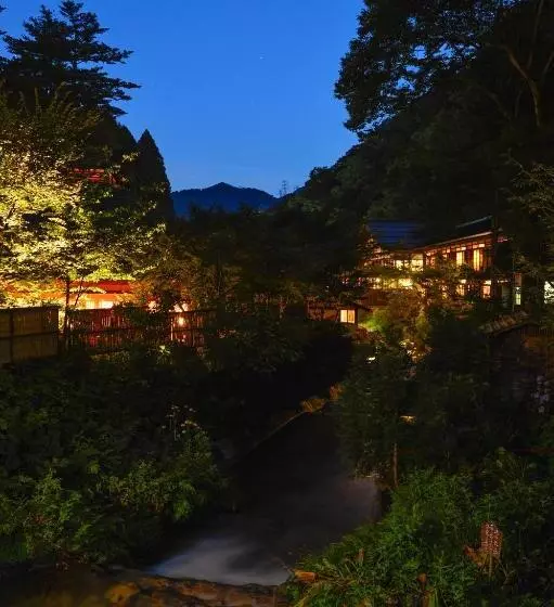 בית מלון כפרי Houshi Onsen Chojukan