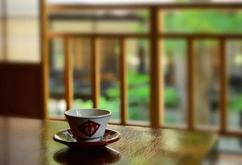 בית מלון כפרי Houshi Onsen Chojukan