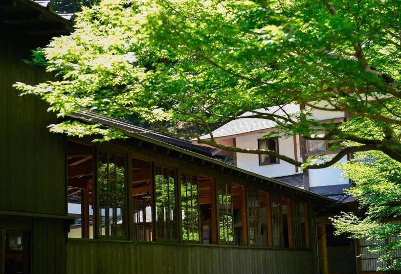 فندق Houshi Onsen Chojukan