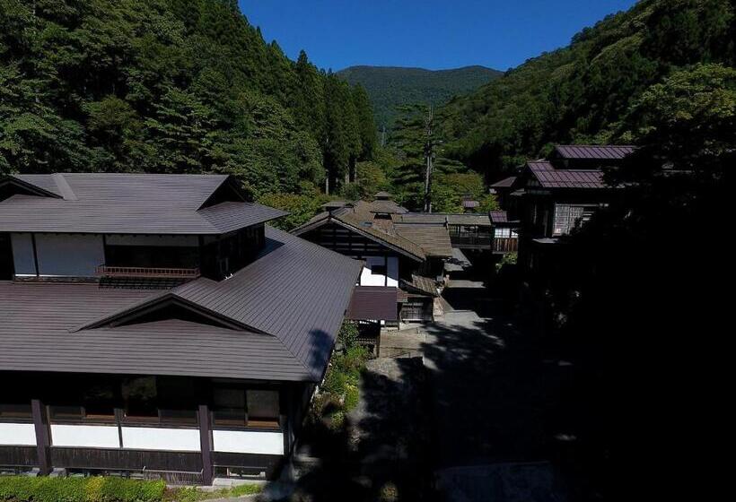 فندق Houshi Onsen Chojukan