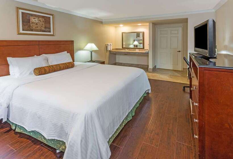 בית מלון כפרי Howard Johnson By Wyndham Pasadena