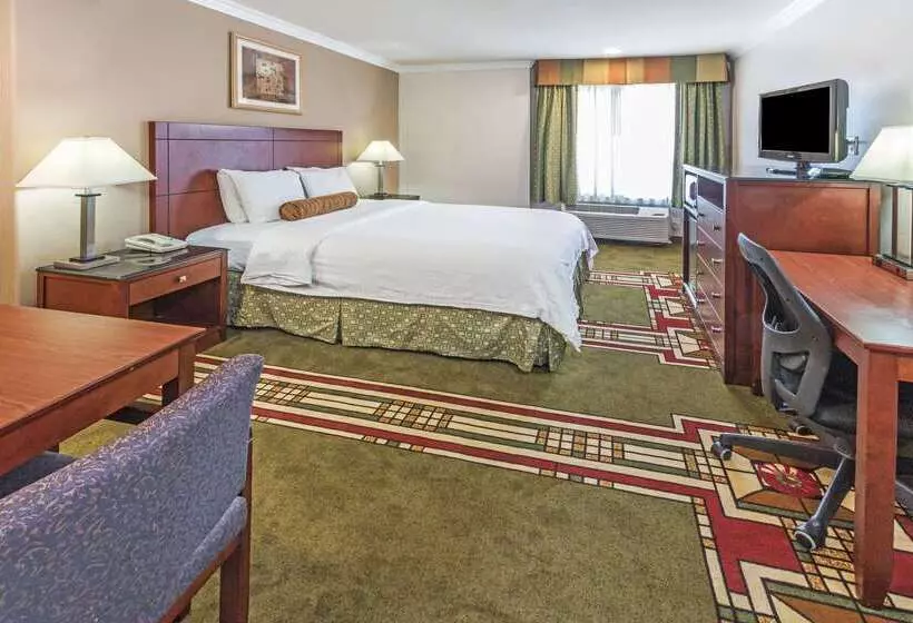 酒店 Howard Johnson By Wyndham Pasadena