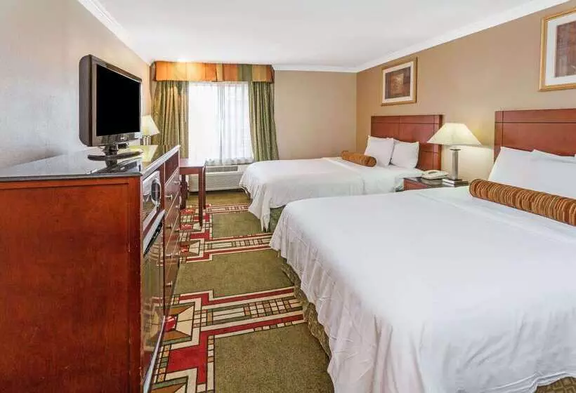 酒店 Howard Johnson By Wyndham Pasadena