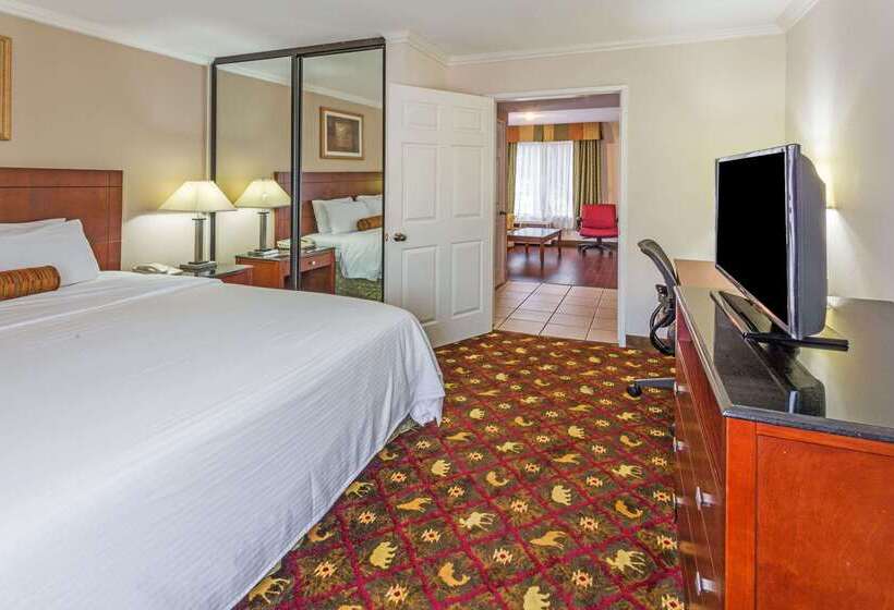 בית מלון כפרי Howard Johnson By Wyndham Pasadena