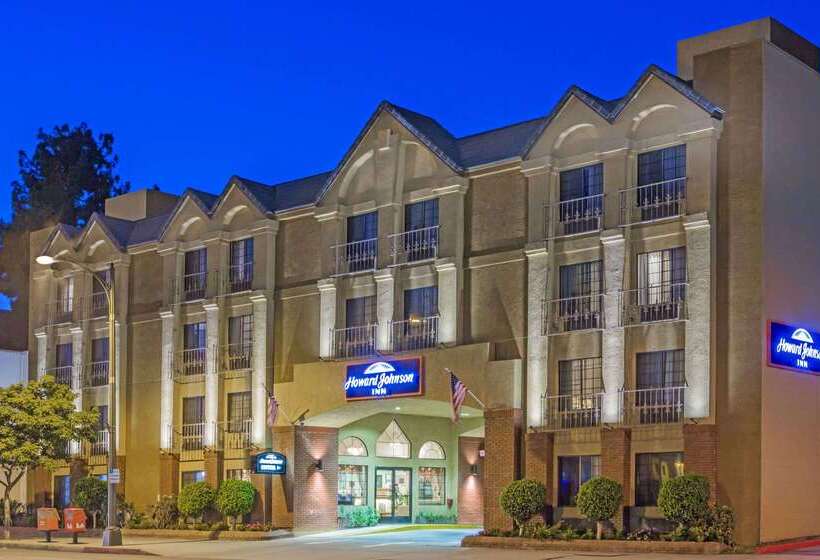 בית מלון כפרי Howard Johnson By Wyndham Pasadena