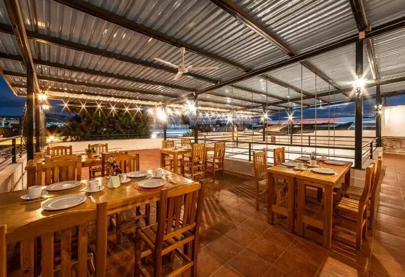 Hotel Meson De Isabel