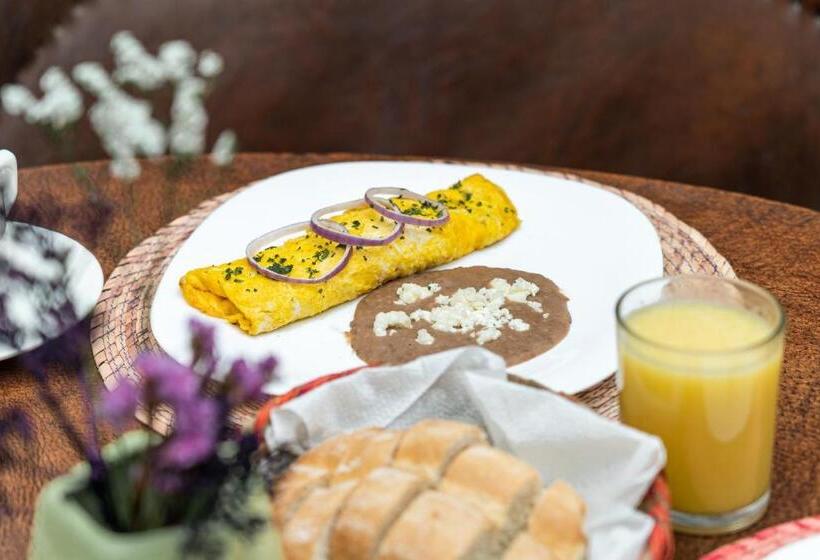 هتل Meson De Isabel