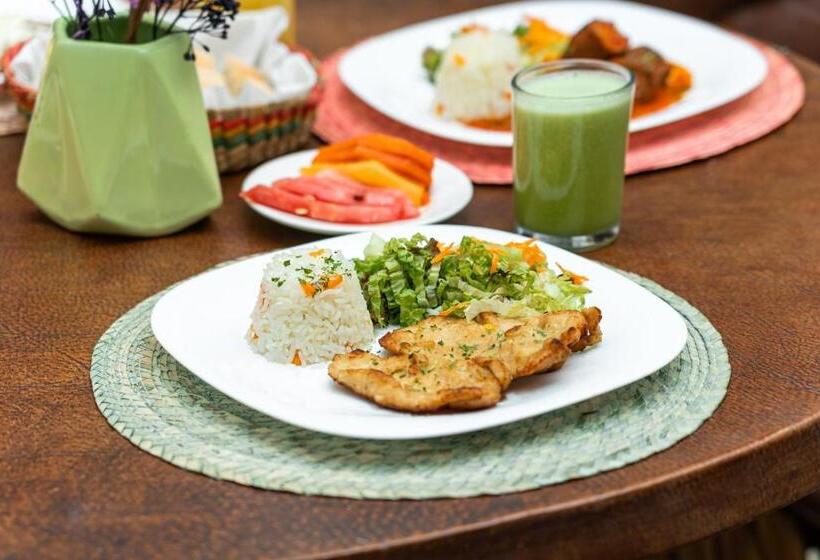 هتل Meson De Isabel