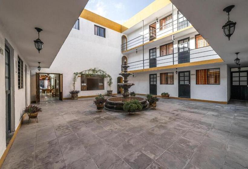 هتل Meson De Isabel