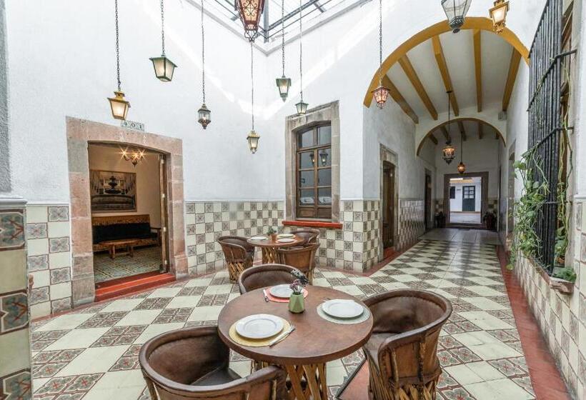 هتل Meson De Isabel