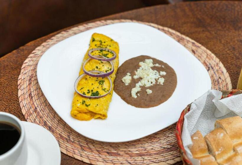 هتل Meson De Isabel