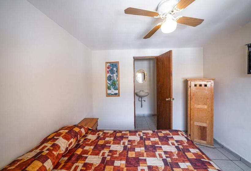 هتل Meson De Isabel