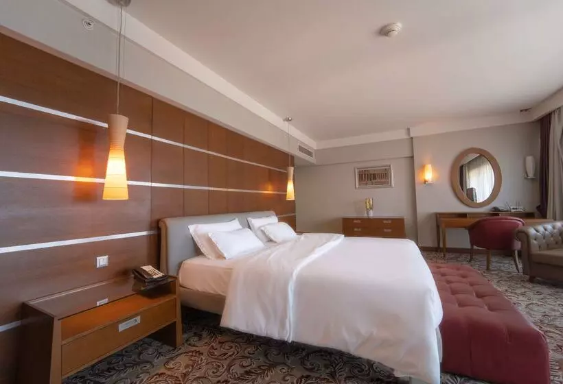 هتل Al Mahary Radisson Blu , Tripoli