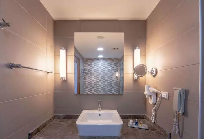 هتل Al Mahary Radisson Blu , Tripoli