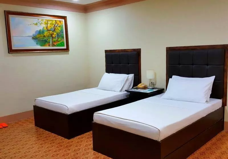 هتل Bohol Tropics Resort