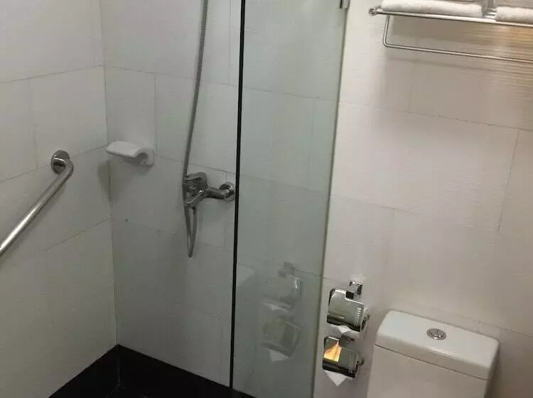 هتل Bohol Tropics Resort