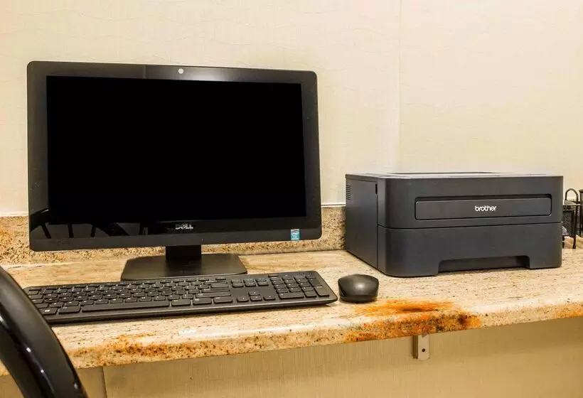 Отель Comfort Inn Whitehall Near Michigan S Adventure