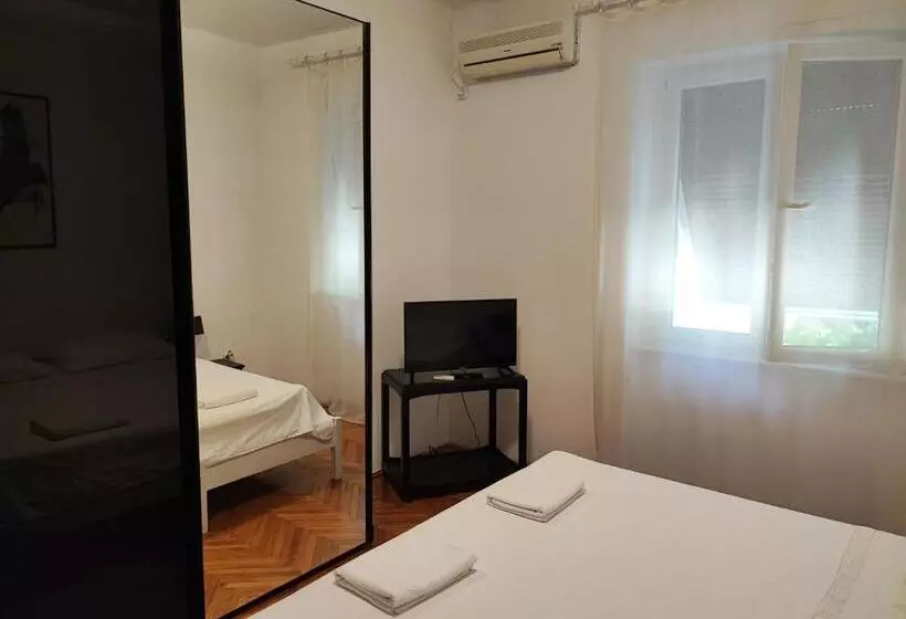 Hotel Private Accommodation Raspudic