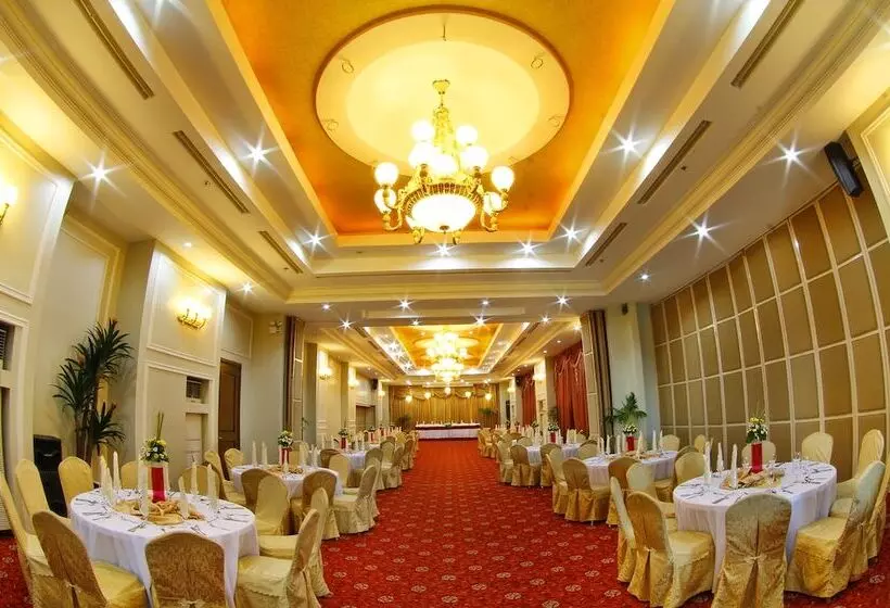 Sarrosa International Hotel And Residential Suites