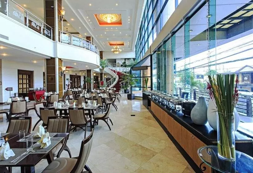 Sarrosa International Hotel And Residential Suites