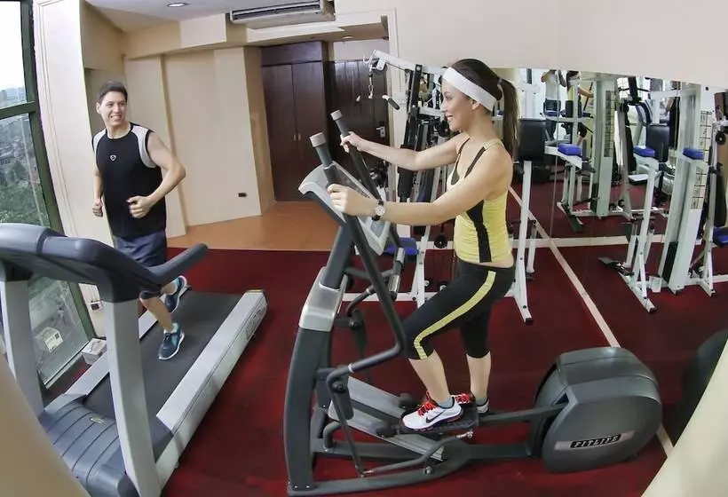 Sarrosa International Hotel And Residential Suites