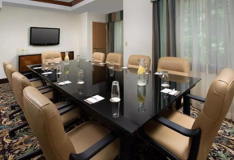 호텔 Staybridge Suites North Brunswick, An Ihg