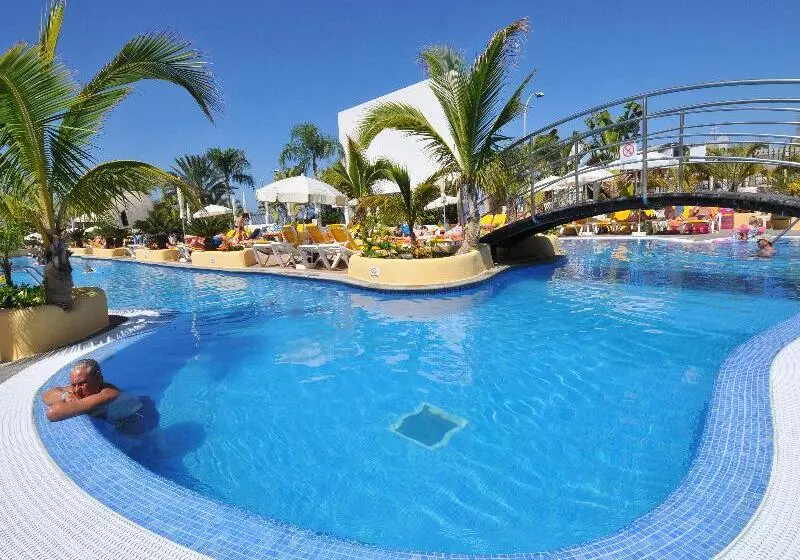 استراحتگاه Paradise Park Fun Lifestyle