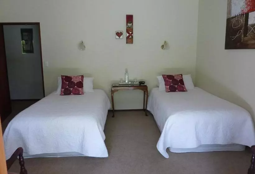 Thorold Country House