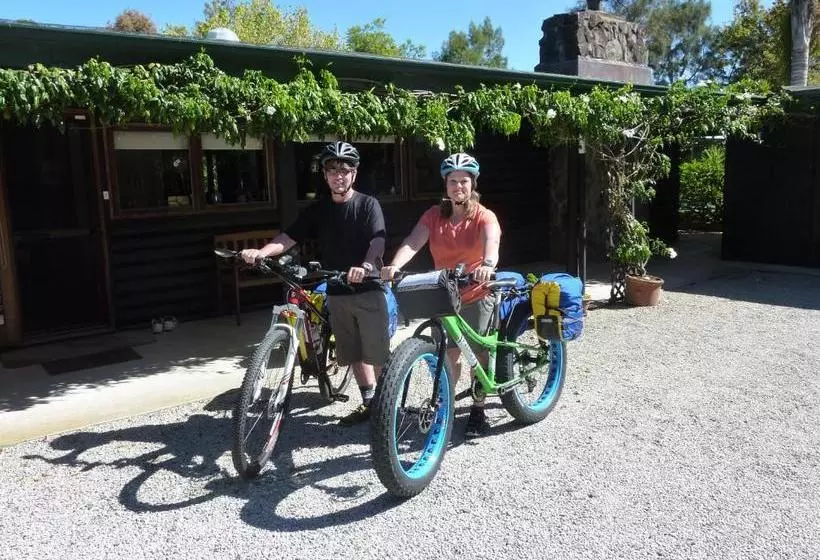 Thorold Country House