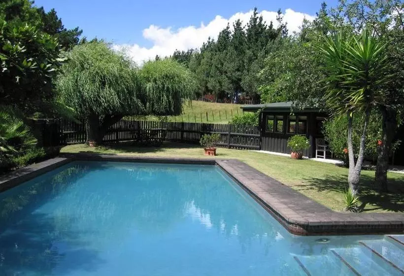 Thorold Country House