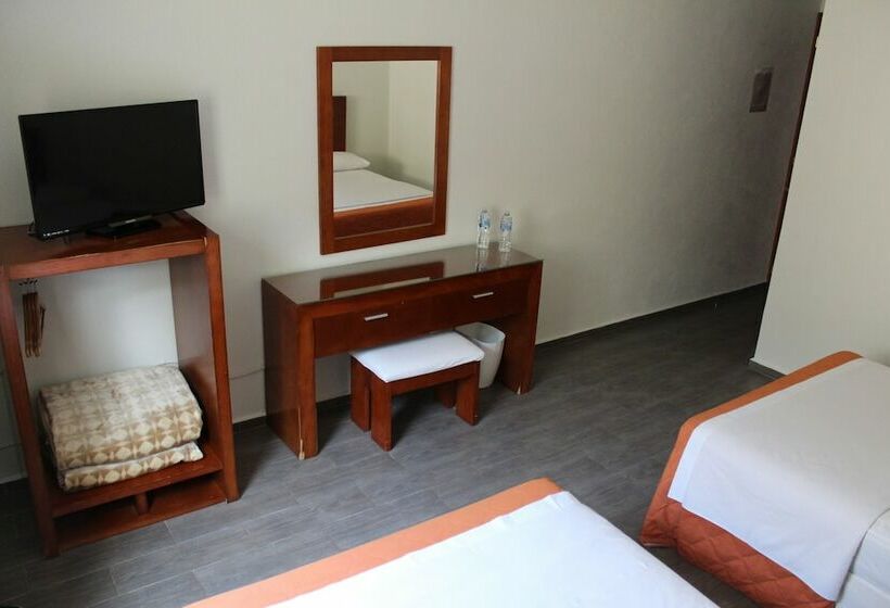 هتل Hi Huasteca Inn