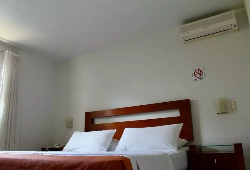 Hotelli Hi Huasteca Inn