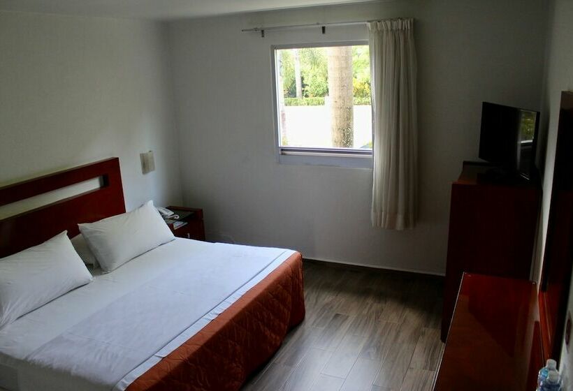 هتل Hi Huasteca Inn