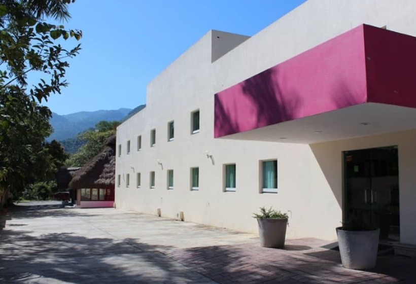 هتل Hi Huasteca Inn