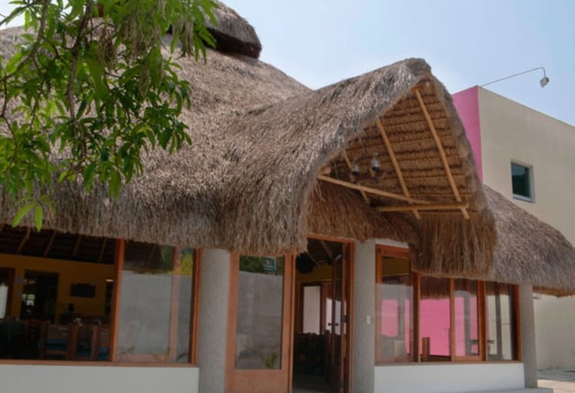 هتل Hi Huasteca Inn