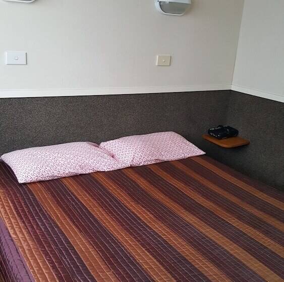 Auckland North Shore Motels & Holiday Park