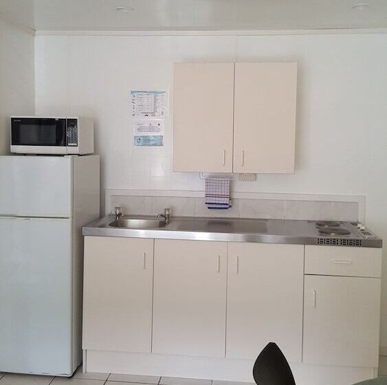 Auckland North Shore Motels & Holiday Park