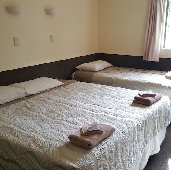 Auckland North Shore Motels & Holiday Park