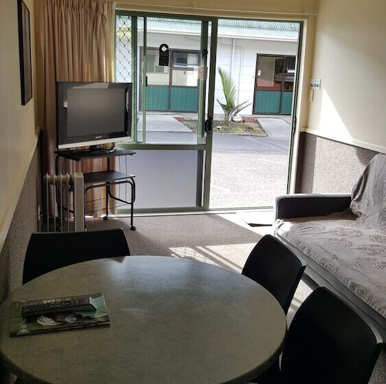 Auckland North Shore Motels & Holiday Park